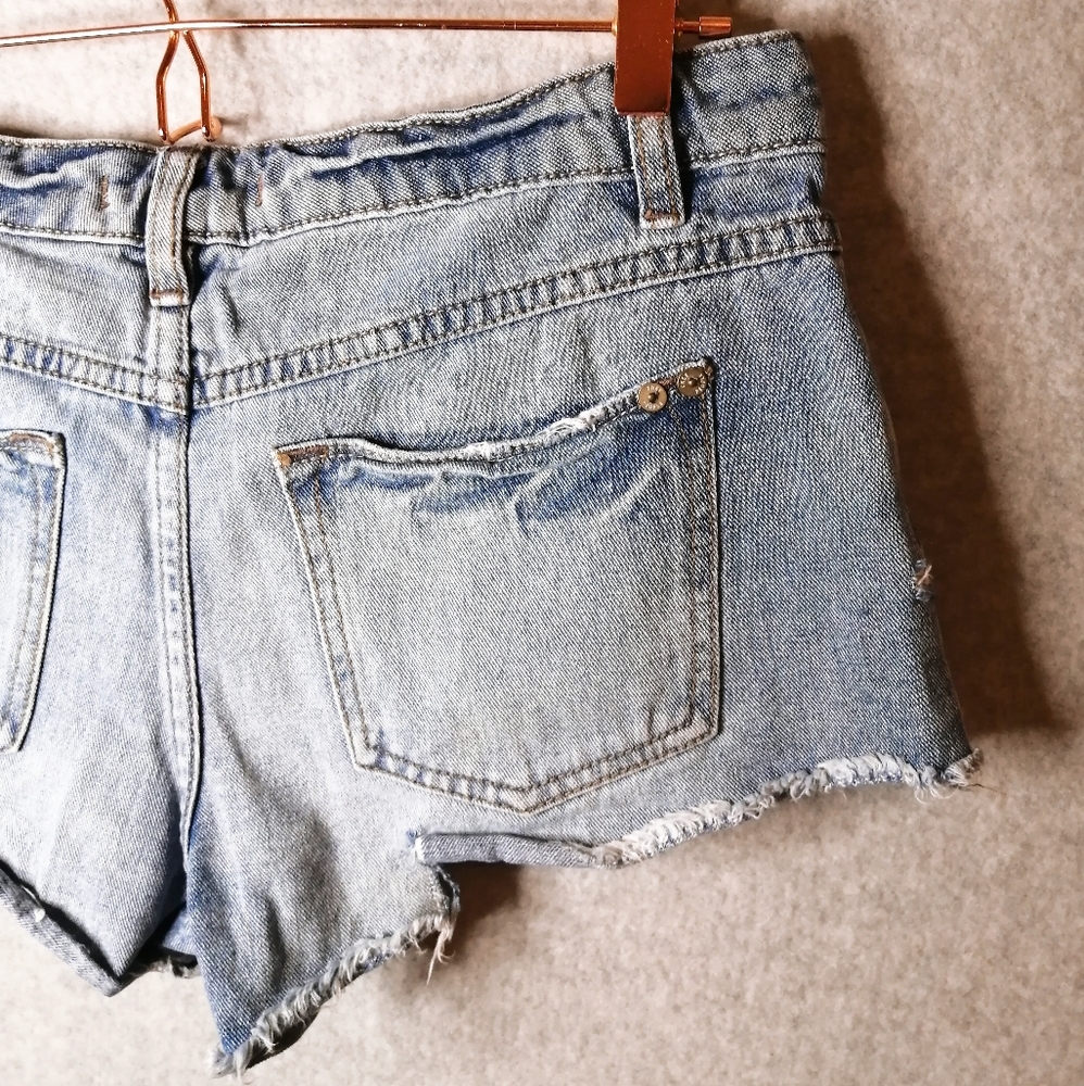 Free People Distressed Jean Shorts - Picture 5 of 6